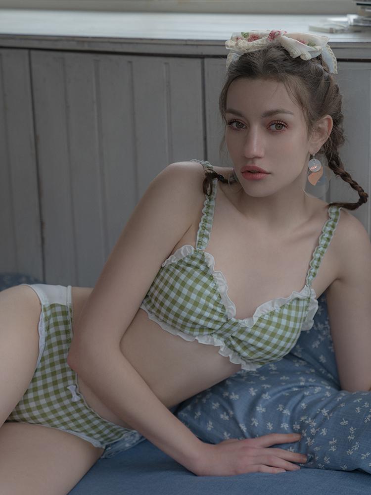White and Green Houndstooth Cotton Ruffled Bra Set
